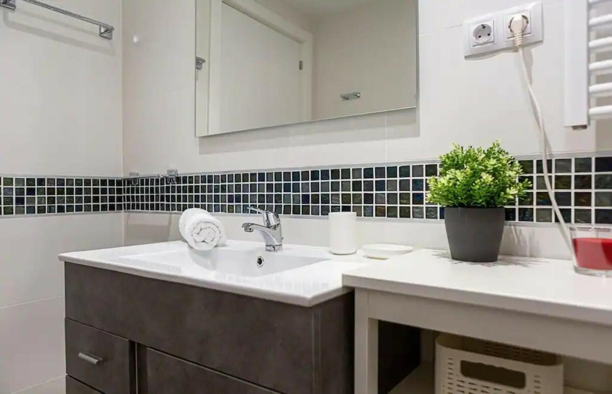 2Bedroom Duplex In Hortaleza Near Metro มาดริด ภายนอก รูปภาพ